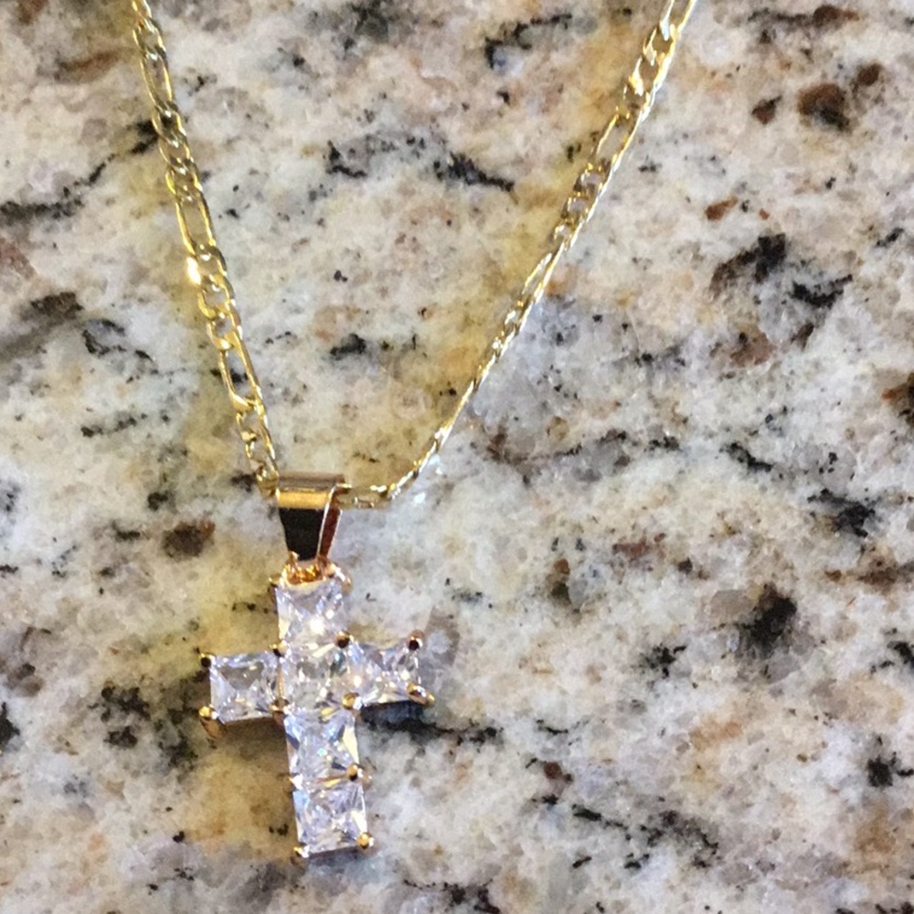 NWNT Cross Necklace - Picture 10 of 11